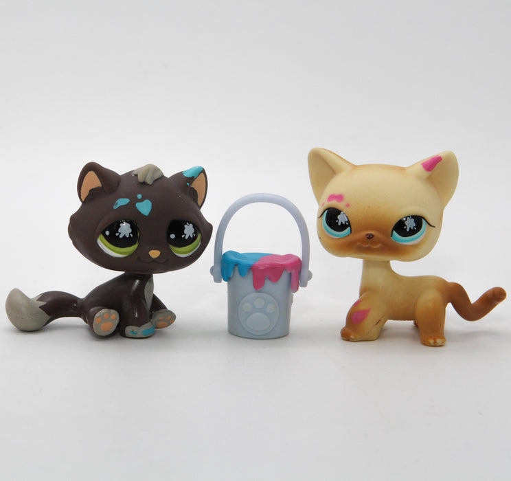 Littlest Petshop seisova Kissa #816 ja Kissan pentu #815