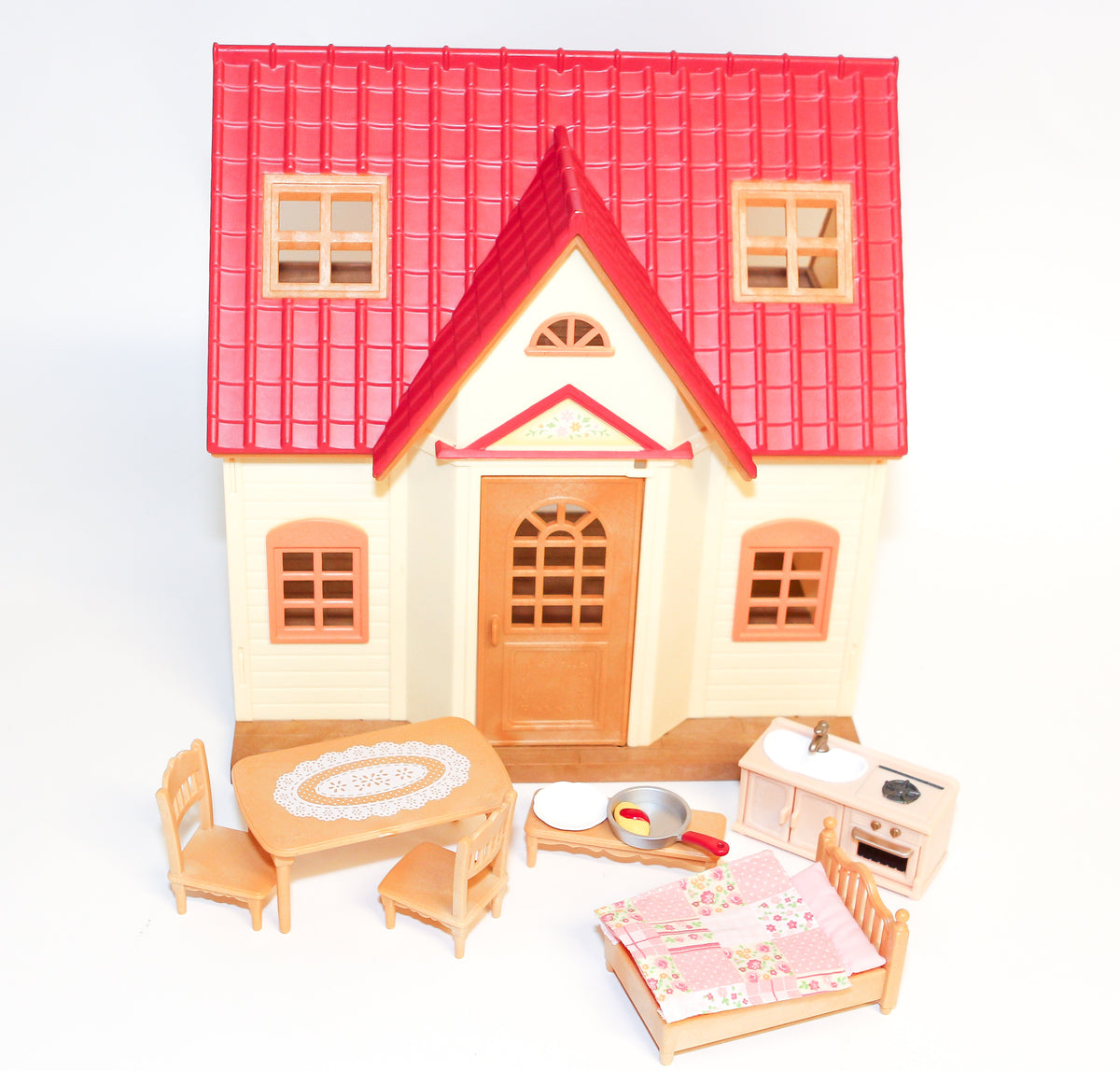 Sylvanian Families Talo ja huonekalut - Second Hand— Elli Madelli